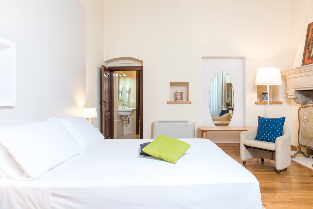 Suite Palace Castromediano Lecce Bagian luar foto