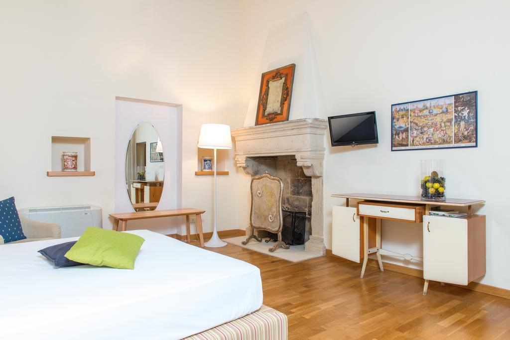 Suite Palace Castromediano Lecce Bagian luar foto